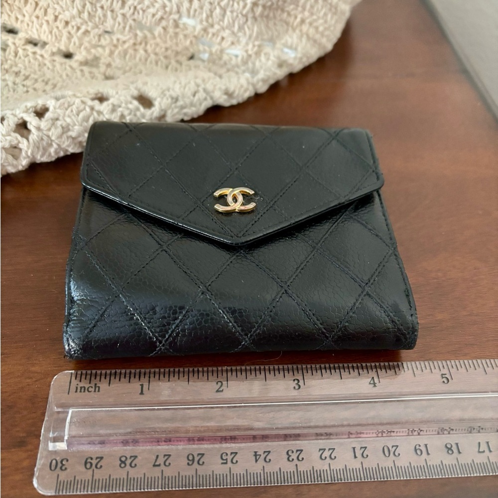 FINAL--Vintage Chanel Diamond Quilted Black Matelasse Lambskin Compact Wallet - Picture 8 of 9